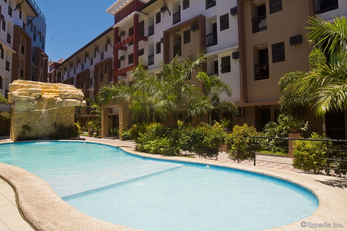 Imagen de la piscina del Hotel La Carmela De Boracay Resort. Foto 16