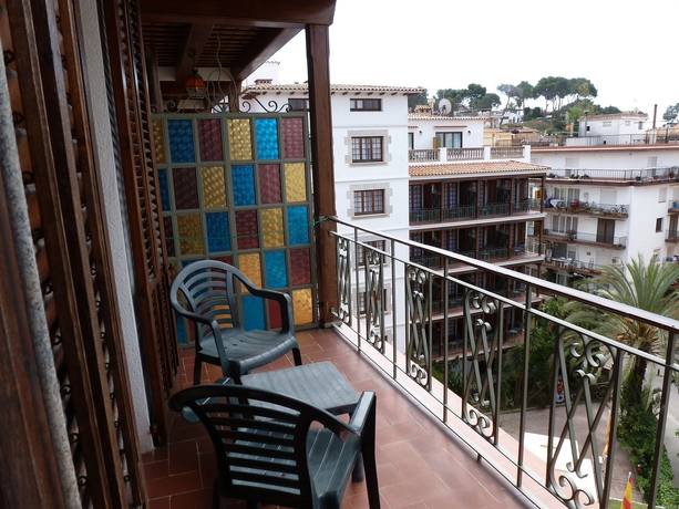 Imagen de la habitación del Hotel La Carolina. Foto 6