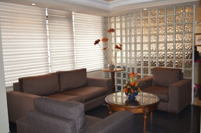 Imagen general del Hotel La Carolina Inn. Foto 12