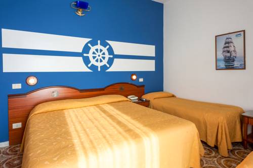 Imagen de la habitación del Hotel La Carruba. Foto 7