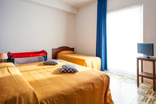Imagen de la habitación del Hotel La Carruba. Foto 8