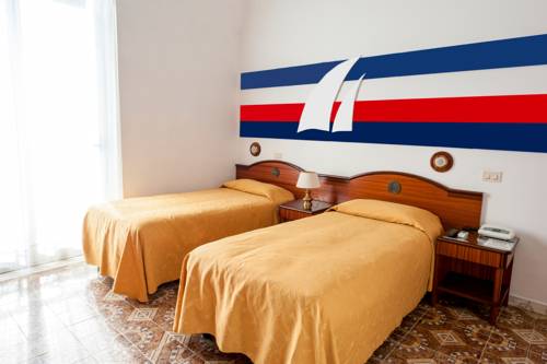 Imagen de la habitación del Hotel La Carruba. Foto 9