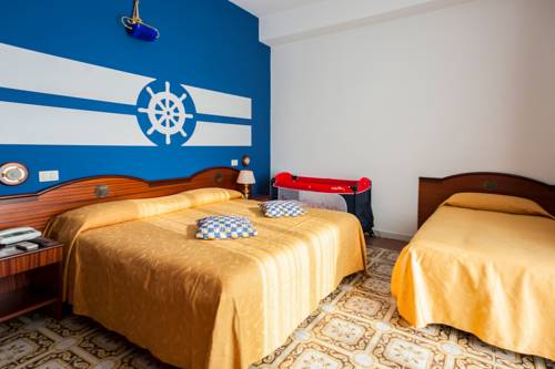 Imagen de la habitación del Hotel La Carruba. Foto 10