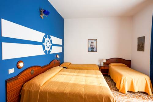 Imagen de la habitación del Hotel La Carruba. Foto 11
