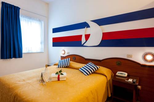 Imagen de la habitación del Hotel La Carruba. Foto 12