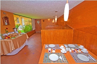 Imagen del bar/restaurante del Hotel La Cartuja. Foto 2