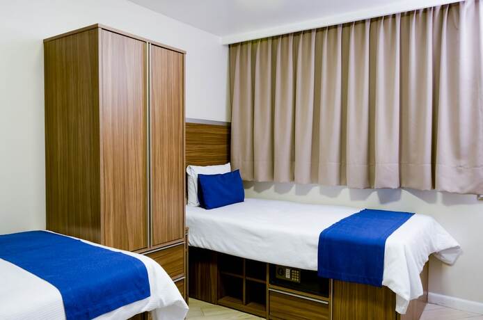 Imagen de la habitación del Hotel La Casa Azul. Foto 17