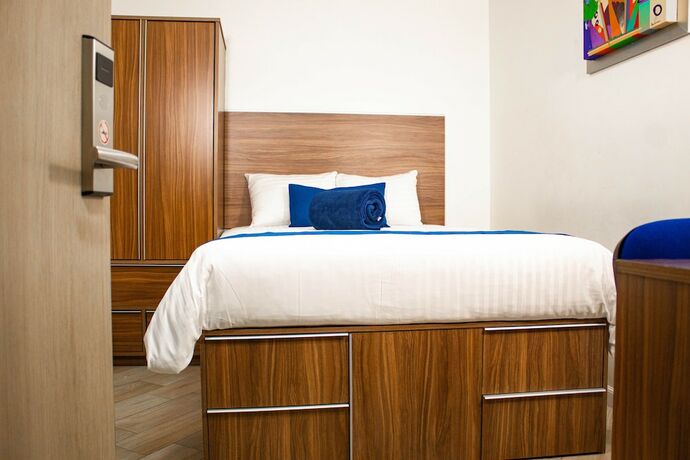 Imagen de la habitación del Hotel La Casa Azul. Foto 18