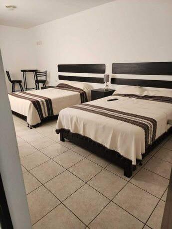 Imagen general del Hotel La Casa Blanca. Foto 9