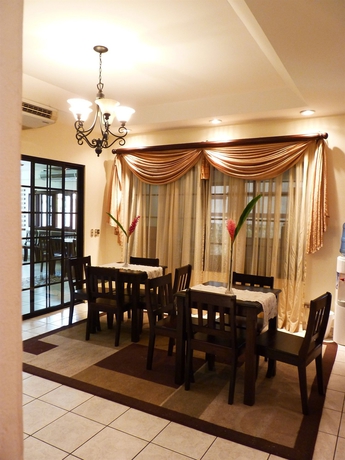 Imagen del bar/restaurante del Hotel La Casa De Los Arcos. Foto 6