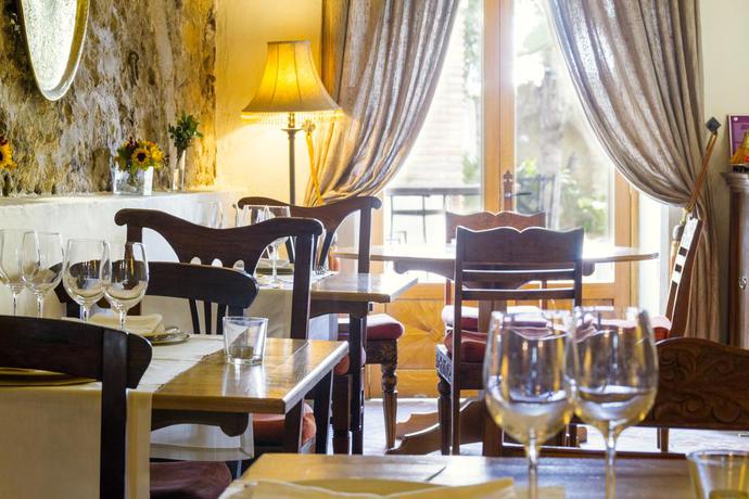 Imagen del bar/restaurante del Hotel La Casa Del Califa. Foto 2