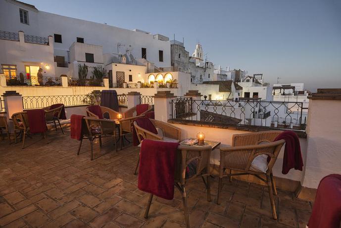 Imagen de los exteriores del Hotel La Casa Del Califa. Foto 10