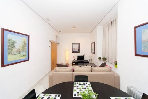 Imagen general del Hotel La Casa Del Conde De Gelves Apartments. Foto 11