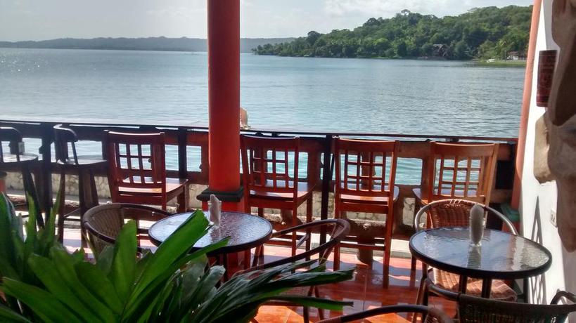 Imagen del bar/restaurante del Hotel La Casa Del Lacandon - Hostel. Foto 2