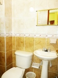 Imagen de la habitación del Hotel La Casa Del Turista. Foto 7