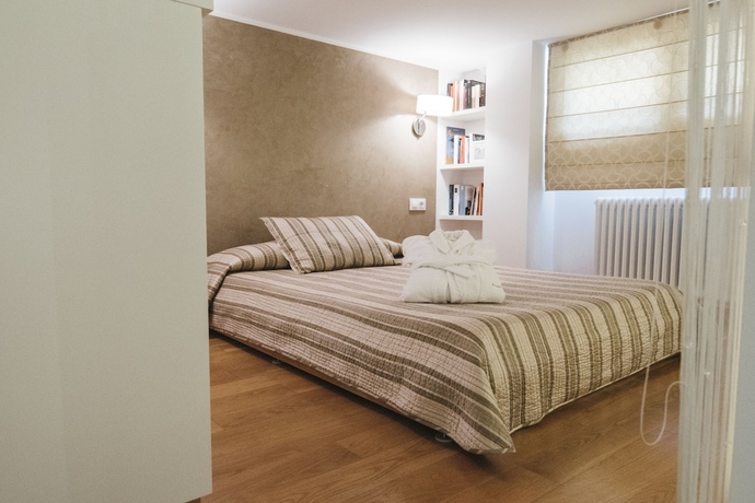 Imagen de la habitación del Hotel La Casa Dels Abeuradors. Foto 4