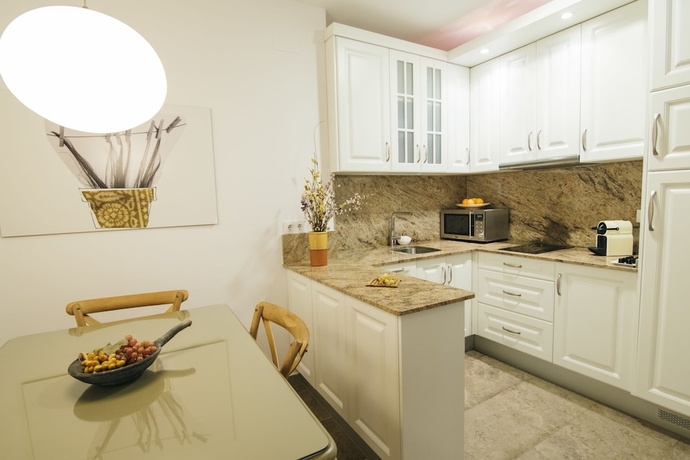 Imagen de la habitación del Hotel La Casa Dels Abeuradors. Foto 15