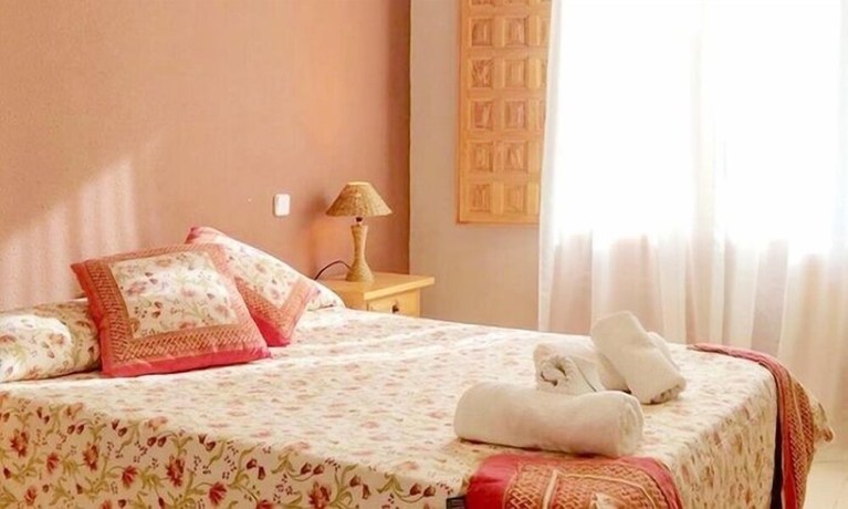 Imagen de la habitación del Hotel La Casa Grande Fuertescusa. Foto 3