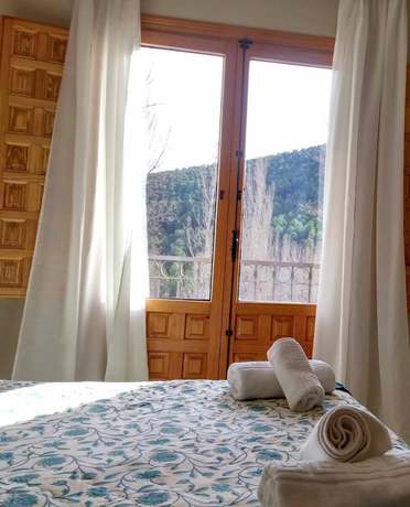 Imagen de la habitación del Hotel La Casa Grande Fuertescusa. Foto 10