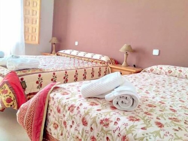 Imagen de la habitación del Hotel La Casa Grande Fuertescusa. Foto 15