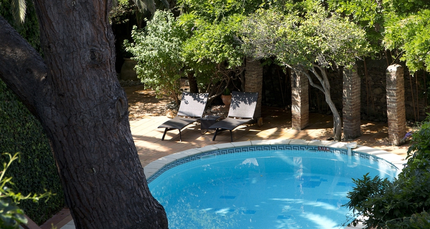 Imagen de la piscina del Hotel La Casa Païral. Foto 16
