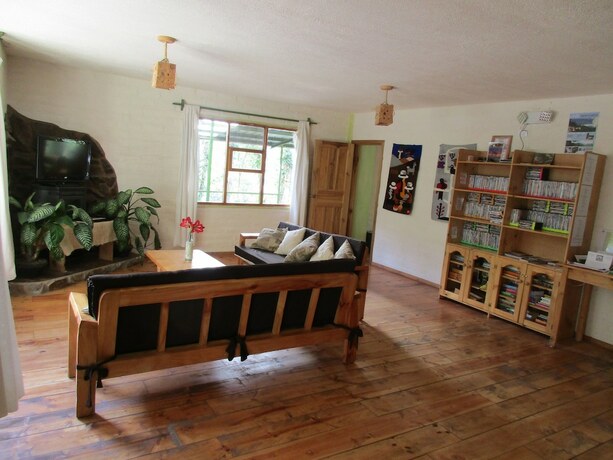 Imagen general del Hotel La Casa Verde, Ba&ntilde;os de Agua Santa. Foto 4