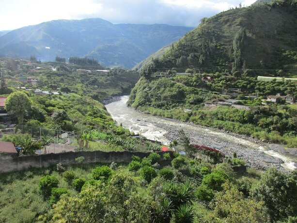 Imagen de la habitación del Hotel La Casa Verde, Ba&ntilde;os de Agua Santa. Foto 19