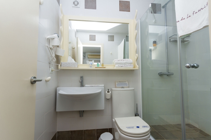 Imagen de la habitación del Hotel La Casa de la Favorita. Foto 9