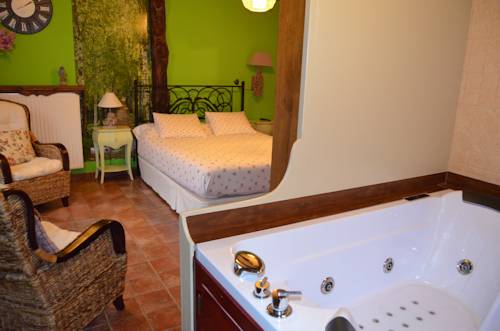 Imagen de la habitación del Hotel La Casa del Puente. Foto 8