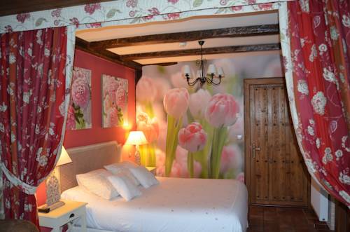 Imagen de la habitación del Hotel La Casa del Puente. Foto 10