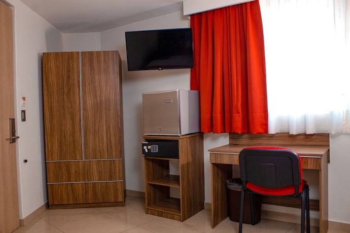 Imagen de la habitación del Hotel La Casa del Reloj - Zona de Hospitales. Foto 6