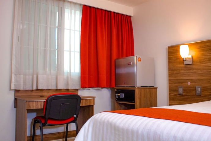 Imagen de la habitación del Hotel La Casa del Reloj - Zona de Hospitales. Foto 9