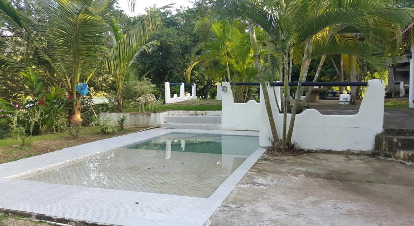 Imagen de la piscina del Hotel La Casa del Rio, Maria Chiquita. Foto 6