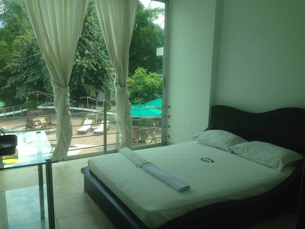 Imagen de la habitación del Hotel La Cascada Cristalina. Foto 16