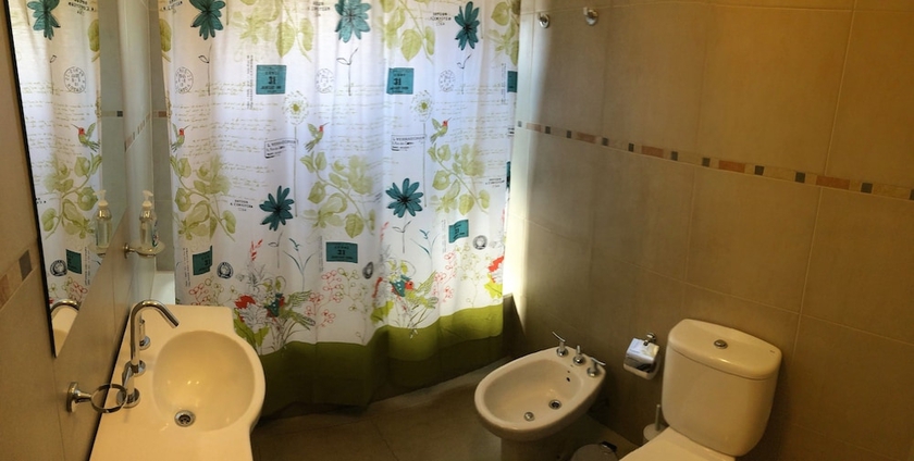 Imagen de la habitación del Hotel La Cascada Duplex. Foto 16