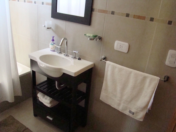 Imagen de la habitación del Hotel La Cascada Duplex. Foto 17