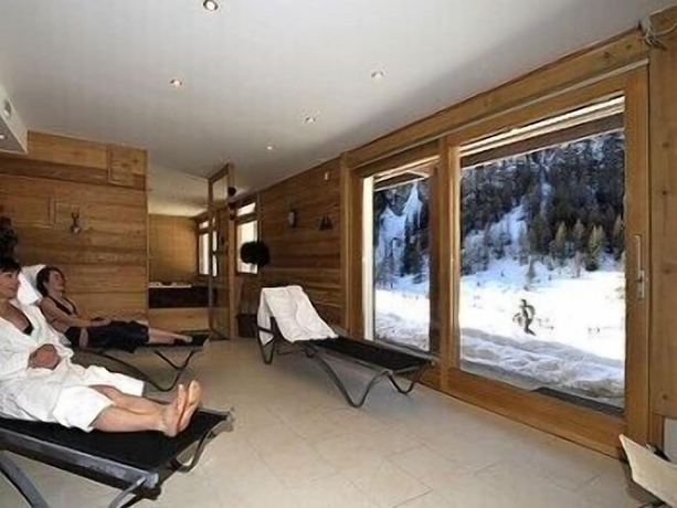 Imagen de la piscina del Hotel La Cascade. Foto 15