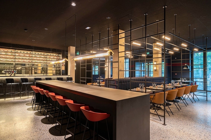 Imagen del bar/restaurante del Hotel La Caserne Chanzy Hotel and Spa, Autograph Collection. Foto 3