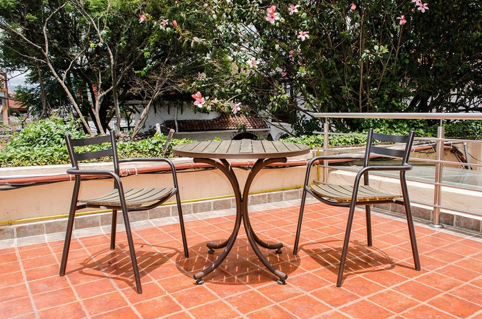 Imagen de los exteriores del Hotel La Casona, Cuenca. Foto 7