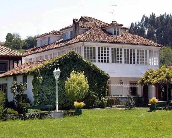 Imagen de los exteriores del Hotel La Casona De Amandi. Foto 7