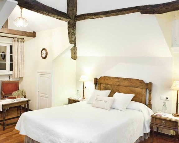 Imagen de la habitación del Hotel La Casona De Amandi. Foto 3