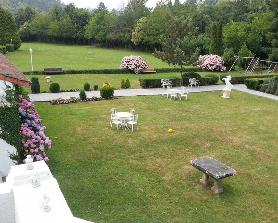 Imagen de los exteriores del Hotel La Casona De Amandi. Foto 12