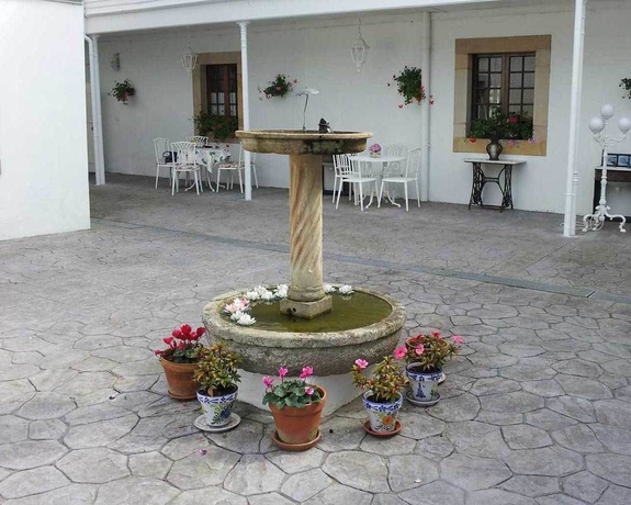 Imagen de los exteriores del Hotel La Casona De Amandi. Foto 13