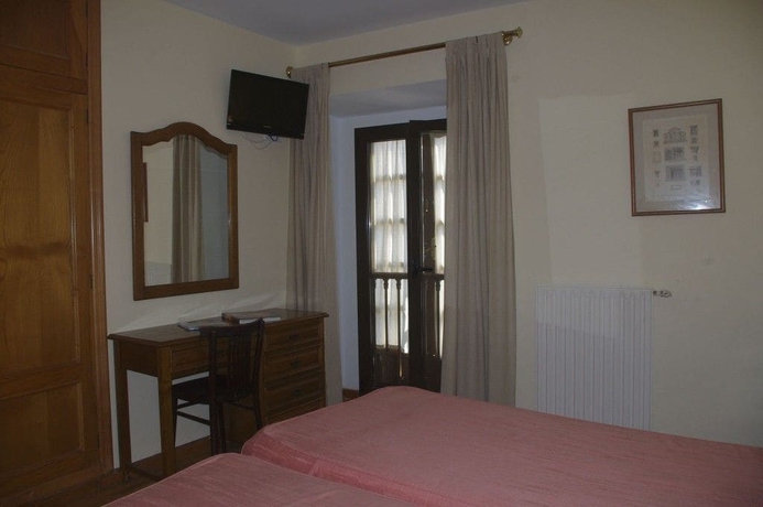 Imagen de la habitación del Hotel La Casona De Jovellanos. Foto 6