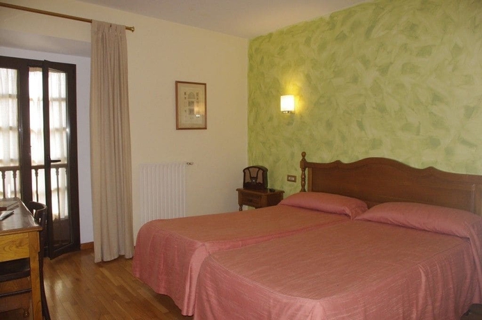 Imagen de la habitación del Hotel La Casona De Jovellanos. Foto 11