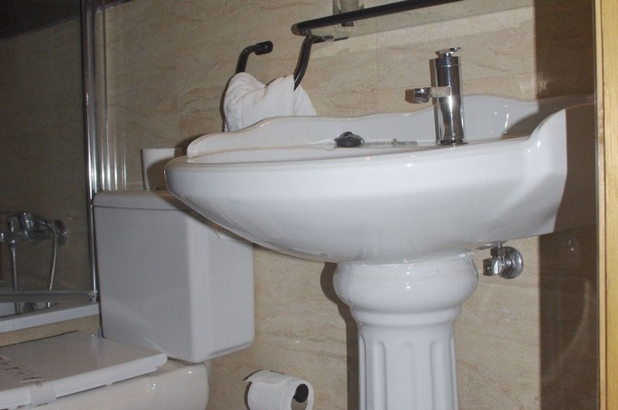 Imagen de la habitación del Hotel La Casona De Jovellanos. Foto 16