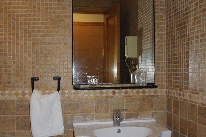 Imagen de la habitación del Hotel La Casona De Jovellanos. Foto 19