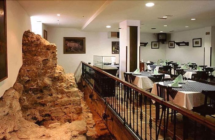 Imagen del bar/restaurante del Hotel La Casona De Jovellanos. Foto 3