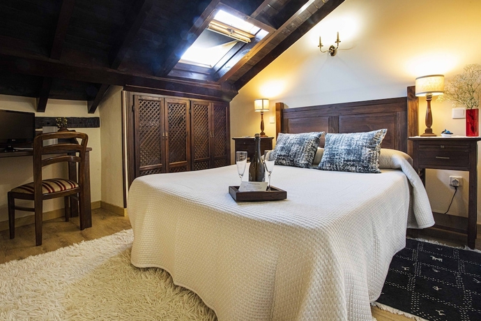 Imagen de la habitación del Hotel La Casona De Tresgrandas. Foto 3