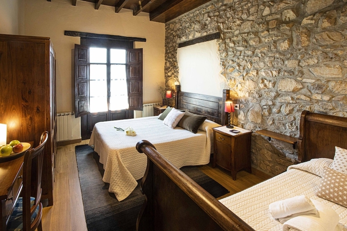 Imagen de la habitación del Hotel La Casona De Tresgrandas. Foto 7